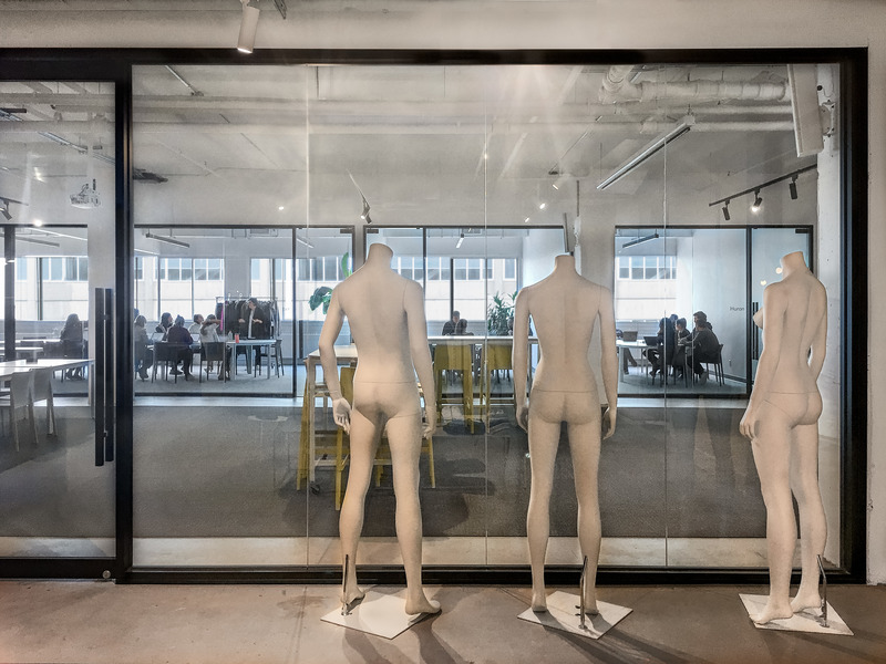 Press kit | 2403-03 - Press release | Frank and Oak Workshop - Imperatori Design - Commercial Interior Design - <p class="">Micro-boutique visible from the main entrance and the meeting rooms</p> - Photo credit: Ray Van Dusen