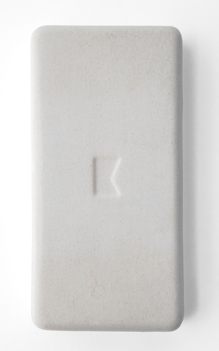 Dossier de presse | 990-01 - Communiqué de presse | JOKI Bench and DOM·I·NO Candle Holder - KAYIWA - Produit - DOM·I·NO Candle Holder - Crédit photo : Chikako Harada