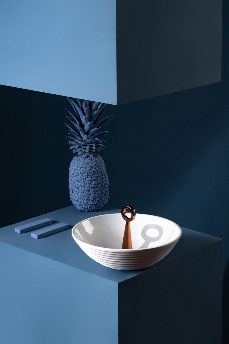 Press kit | 4232-01 - Press release | Meridiane: the New Design from LATOxLATO Measures Time in Light and Shadow - LATOxLATO - Product - Photo credit: Giacomo Maestri