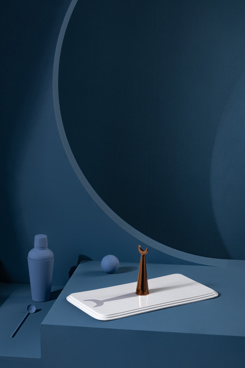 Press kit | 4232-01 - Press release | Meridiane: the New Design from LATOxLATO Measures Time in Light and Shadow - LATOxLATO - Product - Photo credit: Giacomo Maestri