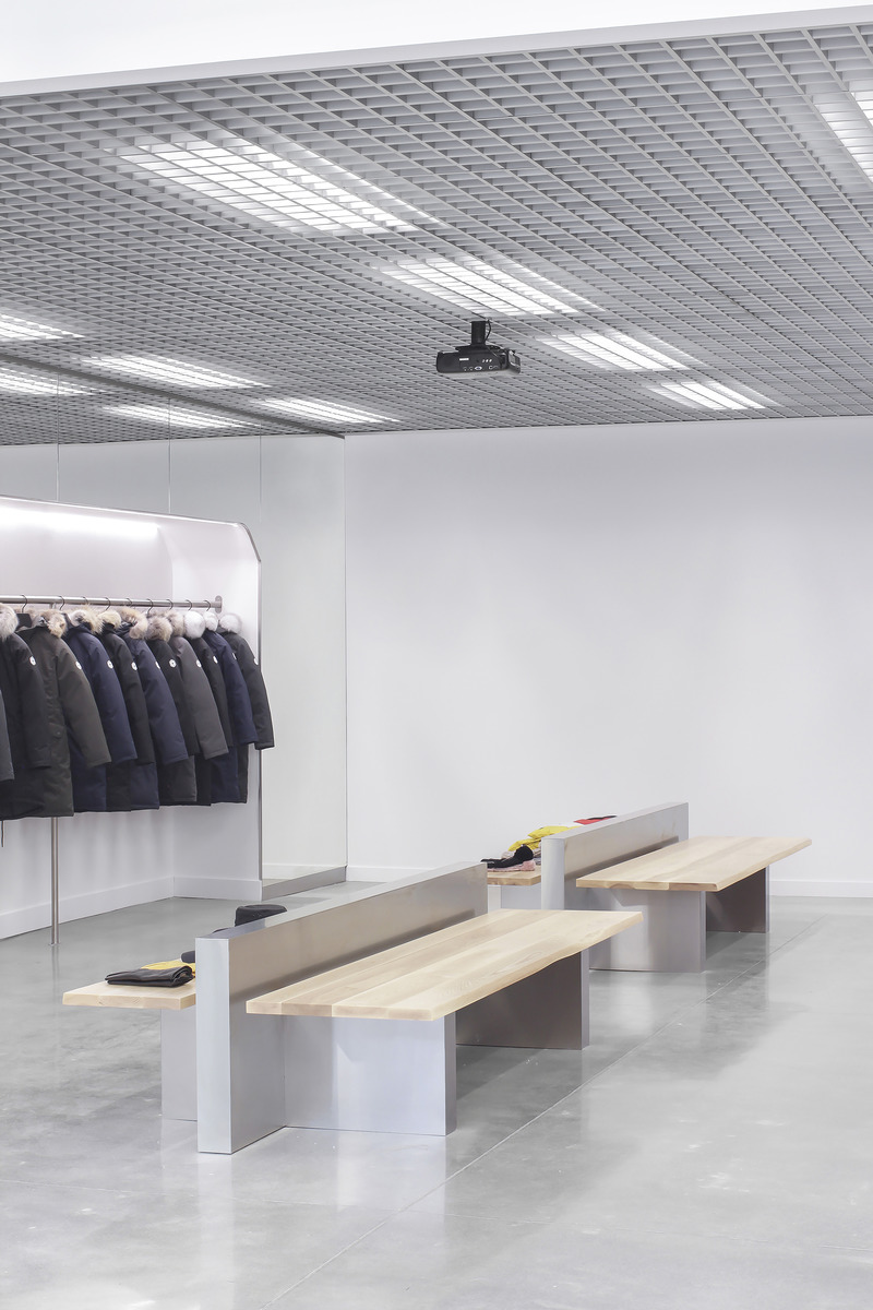 Dossier de presse | 5174-02 - Communiqué de presse | L’entreprise canadienne Quartz Co. ouvre une première boutique inspirée par le mode de vie nordique contemporain - Quartz Co., Blanchette Architectes et Rainville Sangaré - Design d’intérieur commercial - Crédit photo : Rainville Sangaré