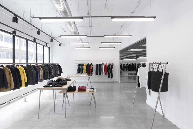 Dossier de presse | 5174-02 - Communiqué de presse | L’entreprise canadienne Quartz Co. ouvre une première boutique inspirée par le mode de vie nordique contemporain - Quartz Co., Blanchette Architectes et Rainville Sangaré - Design d’intérieur commercial - Crédit photo : Rainville Sangaré