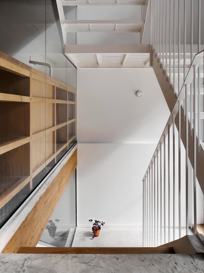 Dossier de presse | 1010-12 - Communiqué de presse | NMBHD, 1 plex 3 nez - Studio Jean Verville architectes - Architecture résidentielle - Crédit photo :  <p>Felix Michaud + </p><p>studio Jean Verville architectes</p> 