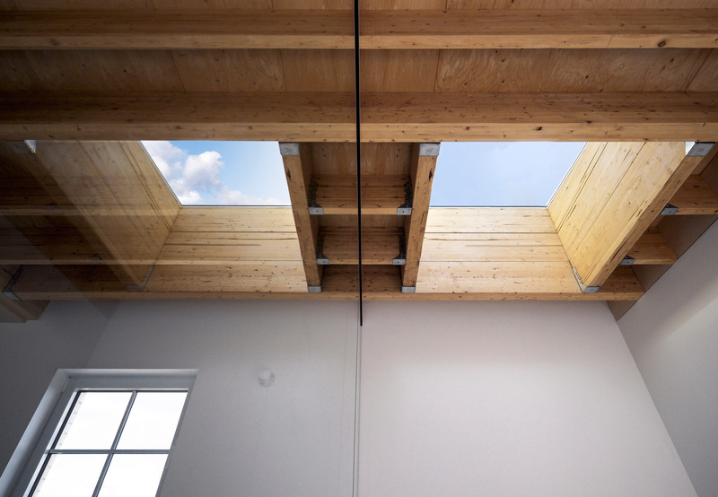 Dossier de presse | 1010-12 - Communiqué de presse | NMBHD, 1 plex 3 nez - Studio Jean Verville architectes - Architecture résidentielle - Crédit photo : <p>Felix Michaud +</p><p>studio Jean Verville architectes</p>