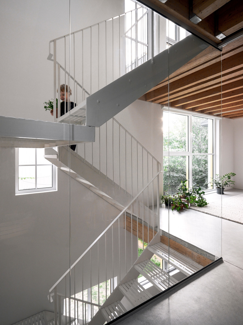 Dossier de presse | 1010-12 - Communiqué de presse | NMBHD, 1 plex 3 nez - Studio Jean Verville architectes - Architecture résidentielle - Crédit photo : <p>Felix Michaud +</p><p>studio Jean Verville architectes</p>