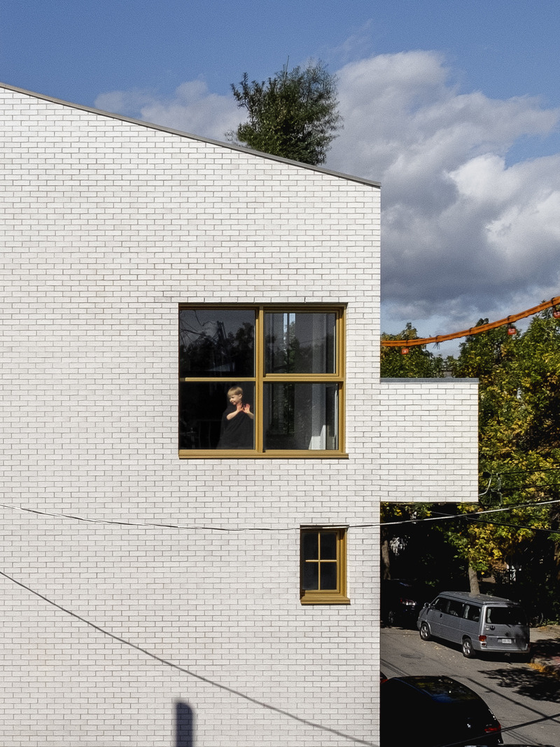 Dossier de presse | 1010-12 - Communiqué de presse | NMBHD, 1 plex 3 nez - Studio Jean Verville architectes - Architecture résidentielle - Crédit photo : <p>Félix Michaud +</p><p>studio Jean Verville architectes</p>