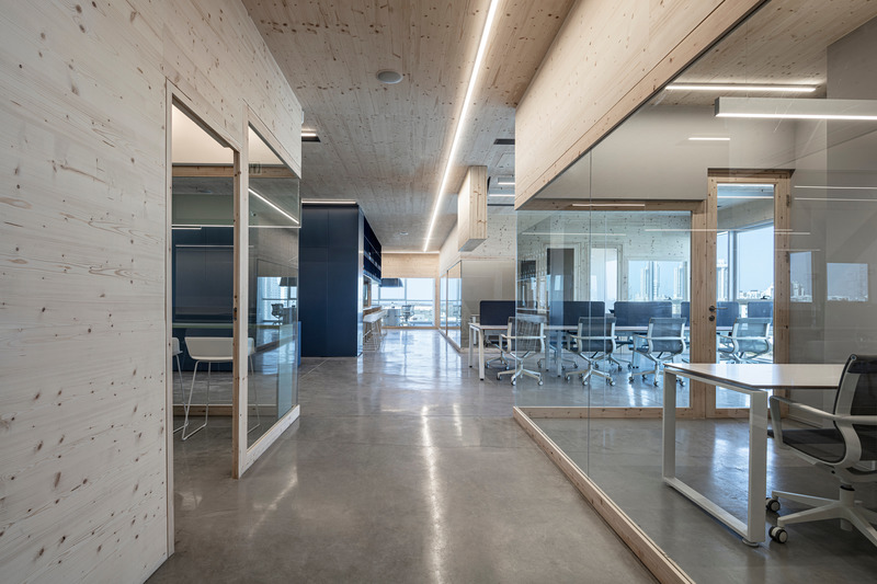 Dossier de presse | 5541-01 - Communiqué de presse | An Office Inspired by a Ski Resort, Surrounded by the Mediterranean Sea - OK Design by Offner Keren - Design d’intérieur commercial - Crédit photo : Amit Geron