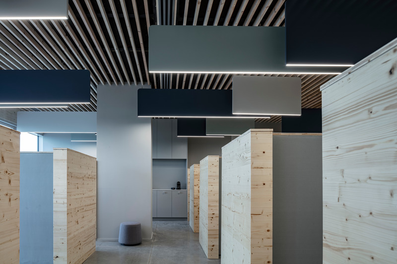 Dossier de presse | 5541-01 - Communiqué de presse | An Office Inspired by a Ski Resort, Surrounded by the Mediterranean Sea - OK Design by Offner Keren - Design d’intérieur commercial - Crédit photo : Amit Geron