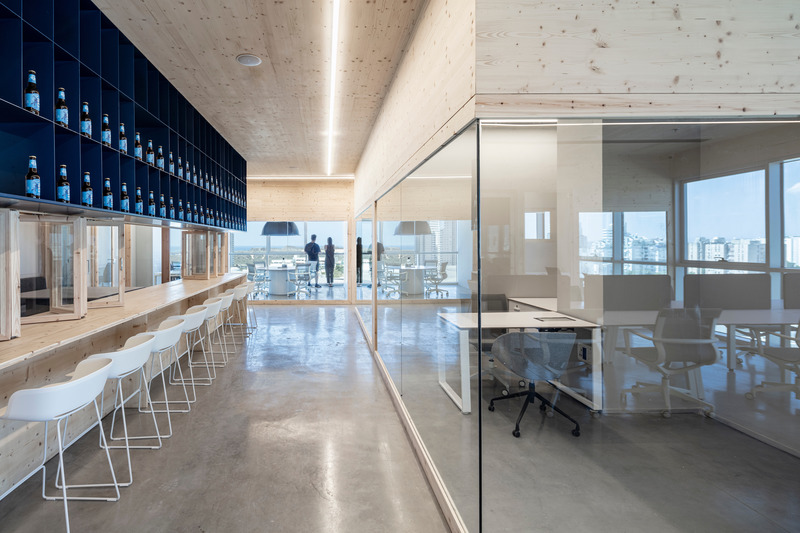 Dossier de presse | 5541-01 - Communiqué de presse | An Office Inspired by a Ski Resort, Surrounded by the Mediterranean Sea - OK Design by Offner Keren - Design d’intérieur commercial - Crédit photo : Amit Geron