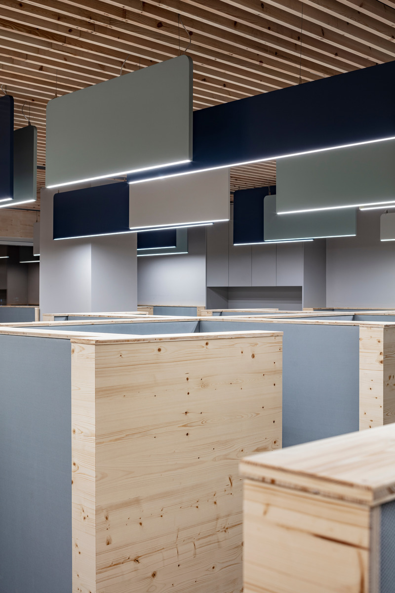 Dossier de presse | 5541-01 - Communiqué de presse | An Office Inspired by a Ski Resort, Surrounded by the Mediterranean Sea - OK Design by Offner Keren - Design d’intérieur commercial - Crédit photo : Amit Geron