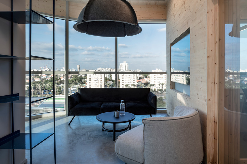 Dossier de presse | 5541-01 - Communiqué de presse | An Office Inspired by a Ski Resort, Surrounded by the Mediterranean Sea - OK Design by Offner Keren - Design d’intérieur commercial - Crédit photo : Amit Geron