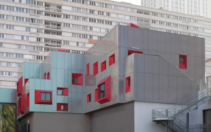 Dossier de presse | 994-01 - Communiqué de presse | Ecole maternelle, Dalle des Olympiades, Paris 13e arrondissement - Eva Samuel architecte urbaniste et associés - Architecture institutionnelle - The photographs are not royalty free, please contact Eva Samuel Architecte Urbaniste & Associes for access. secretariat@evasamuel.fr   Tel. : 33 (0) 1 40 19 03 11 - Crédit photo : Gaston Bergeret