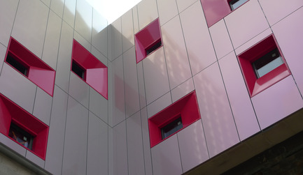 Dossier de presse | 994-01 - Communiqué de presse | Ecole maternelle, Dalle des Olympiades, Paris 13e arrondissement - Eva Samuel architecte urbaniste et associés - Architecture institutionnelle - The photographs are not royalty free, please contact Eva Samuel Architecte Urbaniste & Associes for access. secretariat@evasamuel.fr   Tel. : 33 (0) 1 40 19 03 11 - Crédit photo : Gaston Bergeret