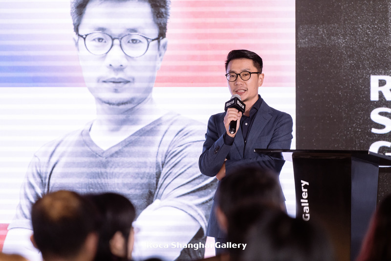 Dossier de presse | 5545-01 - Communiqué de presse | Inaugural Sino-Europe Invitational Architectural Exhibition 2020-2021 (Shanghai) - Sino-Europe Architectural Center (SEAMC) - Évènement + Exposition - SEAMC Head of China Region Mr.Lane Song speaking - Crédit photo : Roca Shanghai Gallery