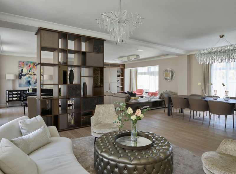 Press kit | 2147-03 - Press release | KNOF Design Creates a Unified Kensington Townhouse - KNOF design - Residential Interior Design - OPEN LOUNGE AND DINING AREA - Photo credit: DAVID CLEVELAND