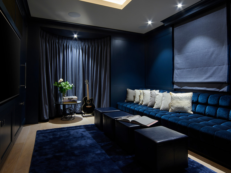 Press kit | 2147-03 - Press release | KNOF Design Creates a Unified Kensington Townhouse - KNOF design - Residential Interior Design - CINEMA - Photo credit: DAVID CLEVELAND