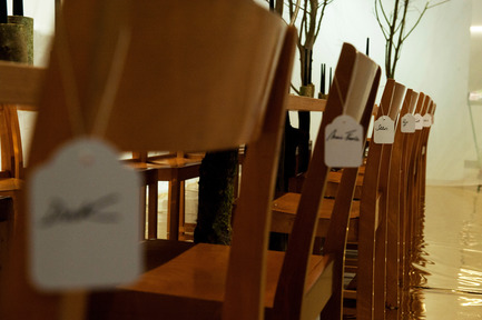 Press kit | 962-01 - Press release | The fantasies of Charles, his table and his guests - Charles Kaisin - Product - Étiquettes - Chacun sa chaise - Photo credit: Marie-Françoise Plissart