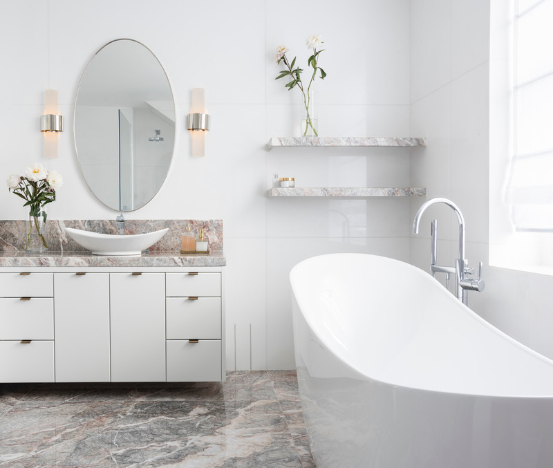 Press kit | 2147-03 - Press release | KNOF Design Creates a Unified Kensington Townhouse - KNOF design - Residential Interior Design - HER MASTER ENSUITE - Photo credit: DAVID CLEVELAND