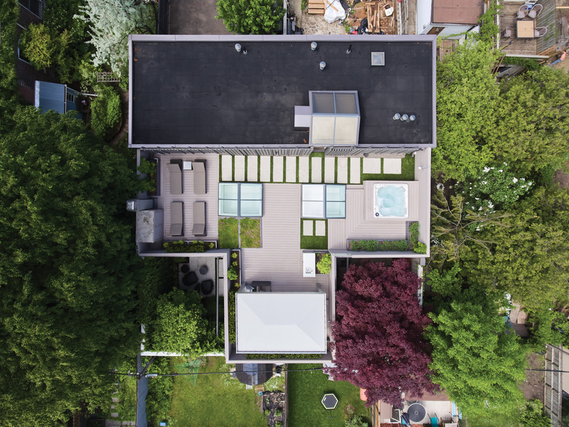 Press kit | 2941-03 - Press release | Annex Coach House - Taylor Smyth Architects - Residential Architecture - Rooftop Terrace - Photo credit: Doublespace Photography Inc.
