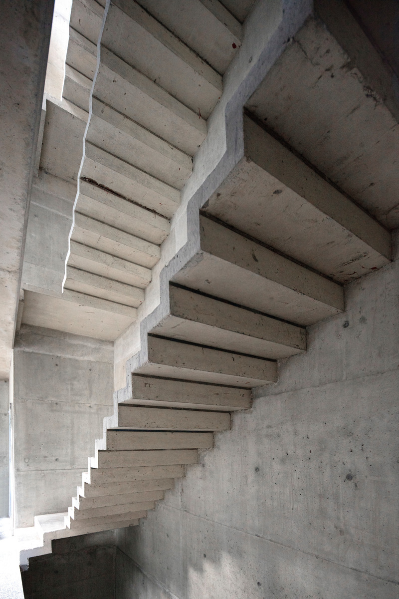 Dossier de presse | 5548-01 - Communiqué de presse | In Time of Turmoil, a New Office Building Challenges Established Building Code - Domaine Public Architects - Architecture commerciale - Crédit photo : Ieva Saudargaite