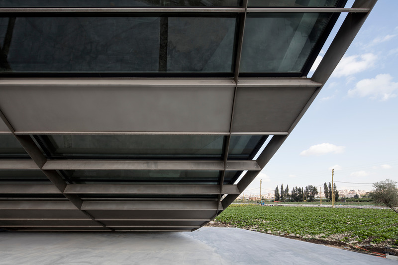 Dossier de presse | 5548-01 - Communiqué de presse | In Time of Turmoil, a New Office Building Challenges Established Building Code - Domaine Public Architects - Architecture commerciale - Crédit photo : Ieva Saudargaite