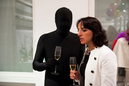 Press kit | 962-01 - Press release | The fantasies of Charles, his table and his guests - Charles Kaisin - Product - Fadila Laanan, ministre de la culture et l'Homme mystère - Photo credit: Marie-Françoise Plissart