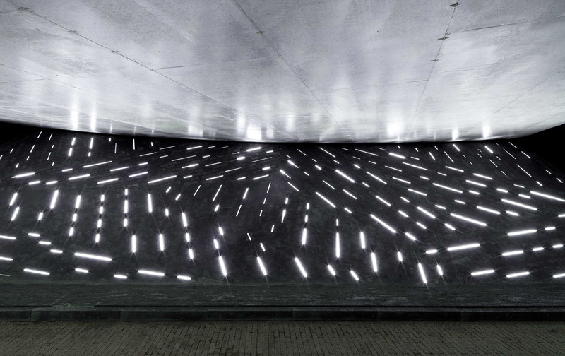 Press kit | 5466-01 - Press release | Passing Trains Provoke a Waterfall of Light in Artwork by Matthias Oostrik - Matthias Oostrik - Art - Photo credit: Gert Jan van Rooij