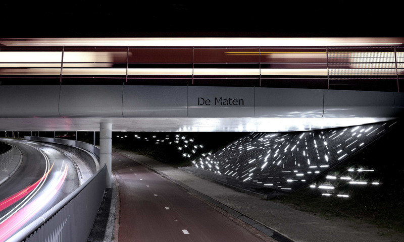 Press kit | 5466-01 - Press release | Passing Trains Provoke a Waterfall of Light in Artwork by Matthias Oostrik - Matthias Oostrik - Art - Photo credit: Gert Jan van Rooij