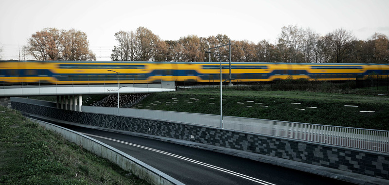 Press kit | 5466-01 - Press release | Passing Trains Provoke a Waterfall of Light in Artwork by Matthias Oostrik - Matthias Oostrik - Art - Photo credit: Gert Jan van Rooij