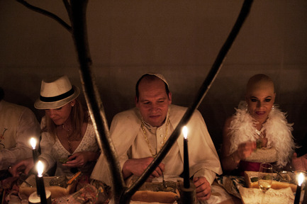 Press kit | 962-01 - Press release | The fantasies of Charles, his table and his guests - Charles Kaisin - Product - 1er mets - Valérie Marcolini, Philippe Close et Sandrine Guisset - Photo credit: Marie-Françoise Plissart