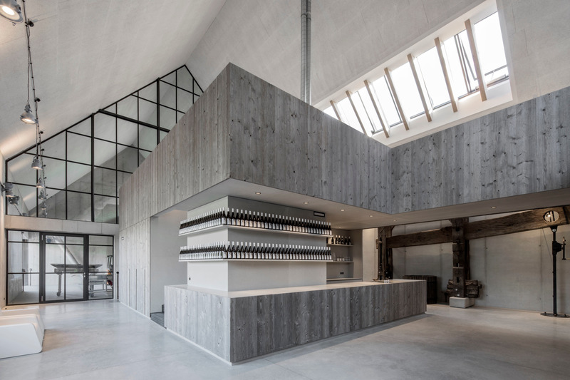 Dossier de presse | 5356-01 - Communiqué de presse | Weinmanufaktur Clemens Strobl - destilat design studio - Design d’intérieur commercial - winery_entry/reception_ground floor - Crédit photo : Monika Nguyen