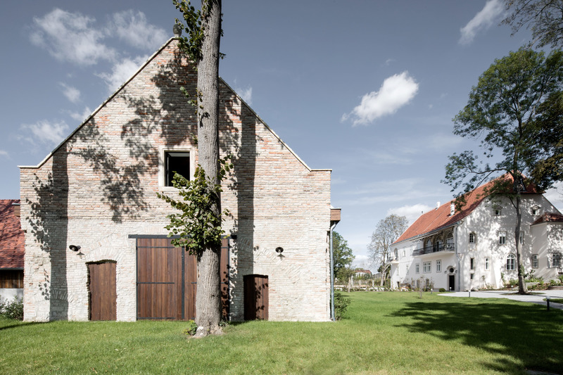 Dossier de presse | 5356-01 - Communiqué de presse | Weinmanufaktur Clemens Strobl - destilat design studio - Design d’intérieur commercial - winery - Crédit photo : Monika Nguyen