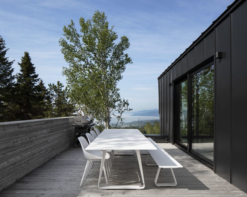 Press kit | 769-04 - Press release | Le Littoral - Architecture49 - Residential Architecture - Terrace - Photo credit: Stéphane Brügger