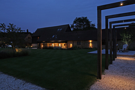 Press kit | 984-01 - Press release | Dovecote Barn - Nicolas Tye Architects - Residential Architecture - Photo credit:  Nerida Howard