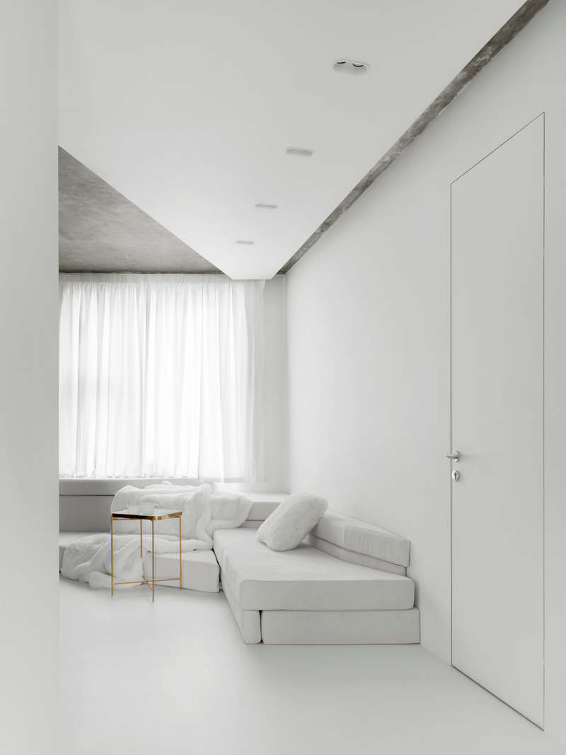 Press kit | 2247-07 - Press release | Golden Mile - Maxim Kashin Architects - Residential Interior Design - Photo credit: Dmitry Chebanenko