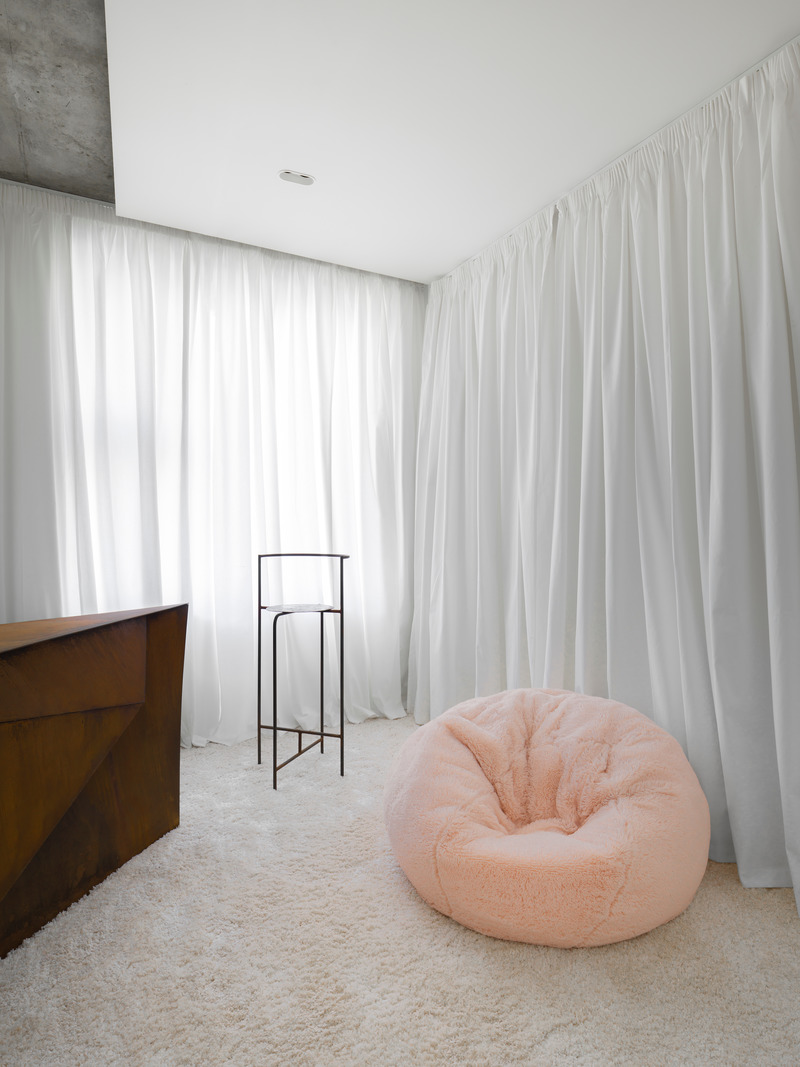 Press kit | 2247-07 - Press release | Golden Mile - Maxim Kashin Architects - Residential Interior Design - Photo credit: Dmitry Chebanenko