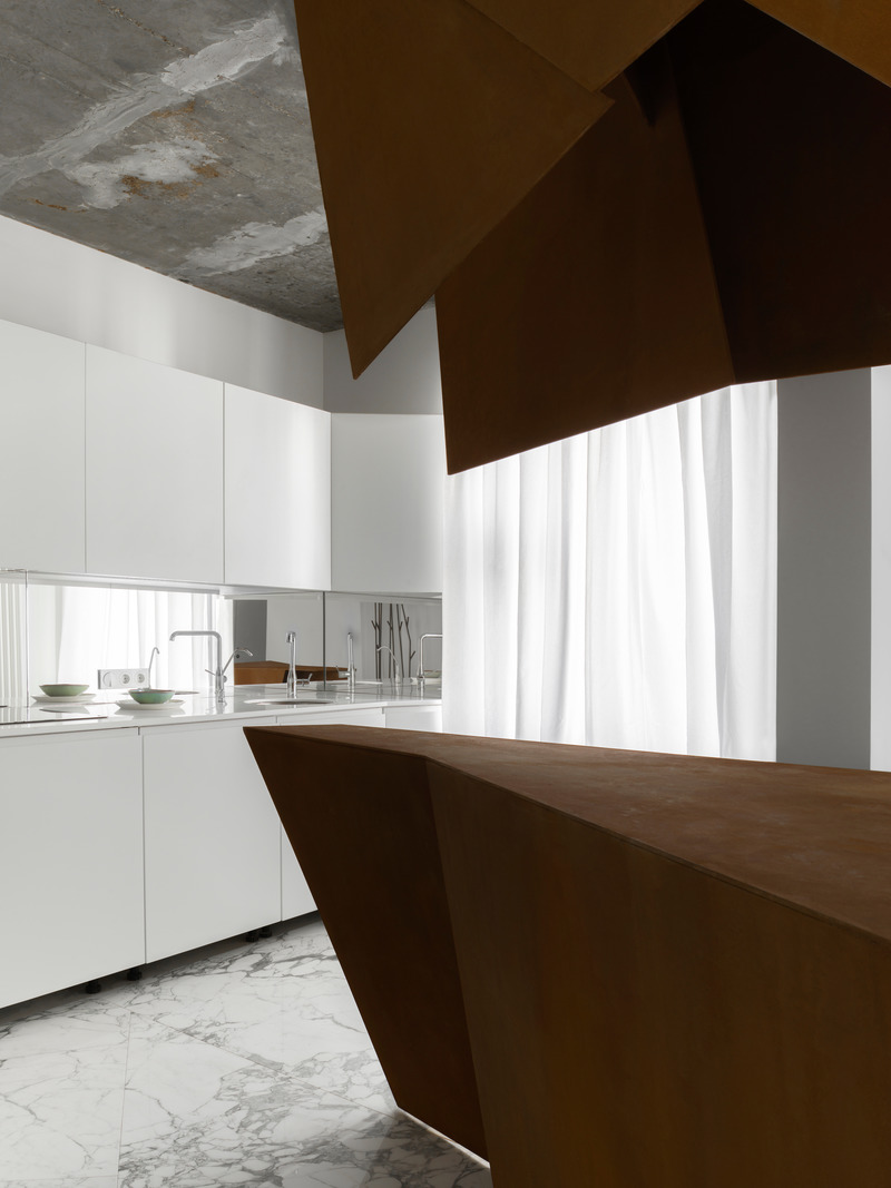 Press kit | 2247-07 - Press release | Golden Mile - Maxim Kashin Architects - Residential Interior Design - Photo credit: Dmitry Chebanenko