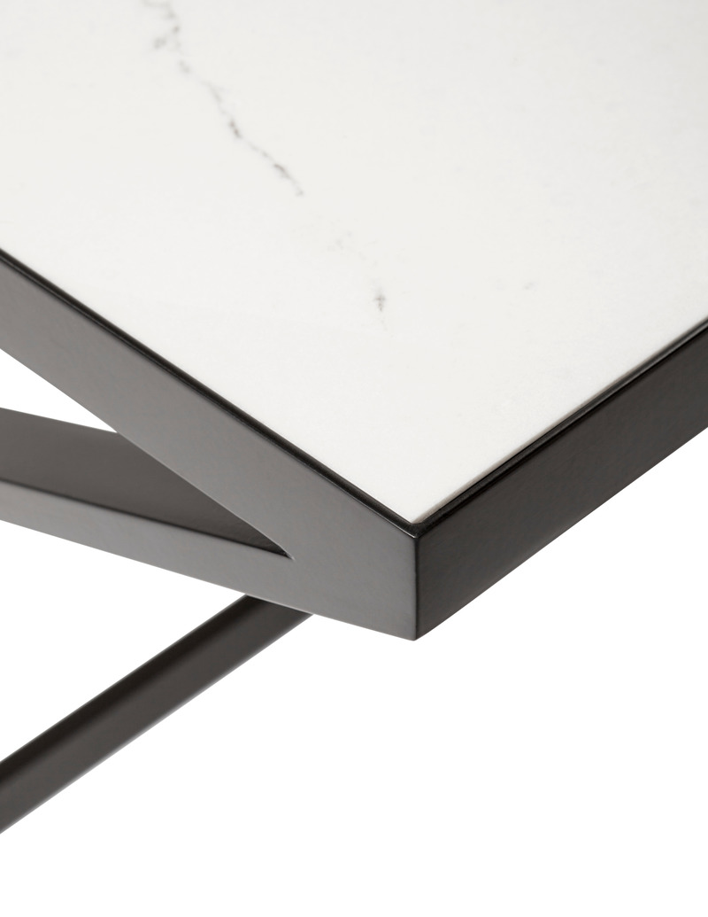 Dossier de presse | 3701-02 - Communiqué de presse | Powell & Bonnell Launches 6 New Products - Powell & Bonnell - Design d’intérieur résidentiel - Dupont Coffee Table_Powell &amp; Bonnell - Crédit photo : Margaret Mulligan