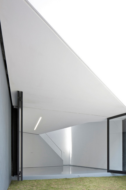 Press kit | 980-01 - Press release | Mini-Studio - FRENTE arquitectura - Residential Architecture - Photo credit: Onnis Luque