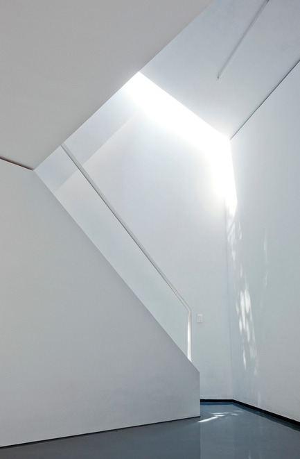 Press kit | 980-01 - Press release | Mini-Studio - FRENTE arquitectura - Residential Architecture - Photo credit: Onnis Luque