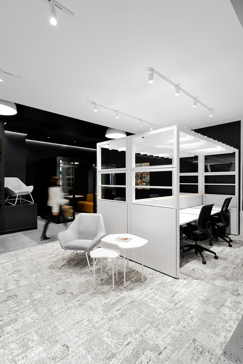 Dossier de presse | 1867-07 - Communiqué de presse | Ouverture d’une nouvelle succursale pour EMBLM - EMBLM - Design d’intérieur commercial - Crédit photo :  Yanick Lesperance 