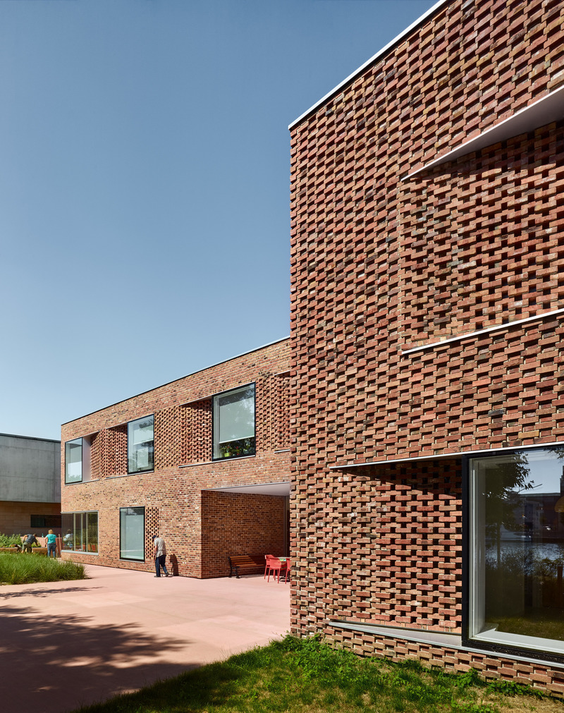 Press kit | 1071-10 - Press release | Architizer Announces Winners of 1st Annual A+Firm Awards - Architizer - Competition - Dominique Couloun &amp; Associés - Housing for the Elderly - Photo credit: Eugeni Pons