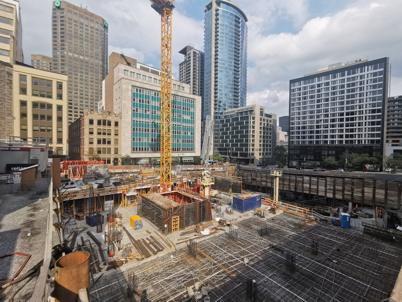 Dossier de presse | 1387-08 - Communiqué de presse | 50 ans et toujours NEUF - NEUF architect(e)s - Évènement + Exposition - <p class="">NEUF EN CHANTIER_455 René-Lévesque O. (2020). En collaboration avec IBI Group et ACT Design, l’opération combine la construction de nouveaux logements à la mise en valeur de bâtiments patrimoniaux</p> - Crédit photo : <p class="">Alex St-Jean (2020)<br></p>