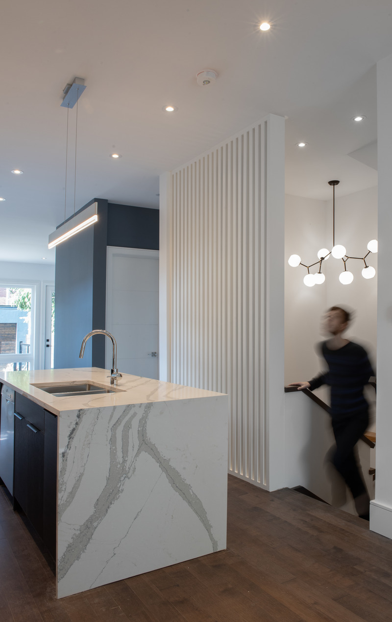 Dossier de presse | 2182-03 - Communiqué de presse | The Brother's Residence - Alva Roy Architects - Architecture résidentielle - Main Floor- Unit No.1 - Crédit photo : Greg Van Riel