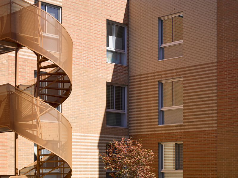 Press kit | 558-05 - Press release | Les Habitations Saint-Michel Nord: a luminous new identity - Saia Barbarese Topouzanov Architectes - Residential Architecture - Photo credit: James Brittain