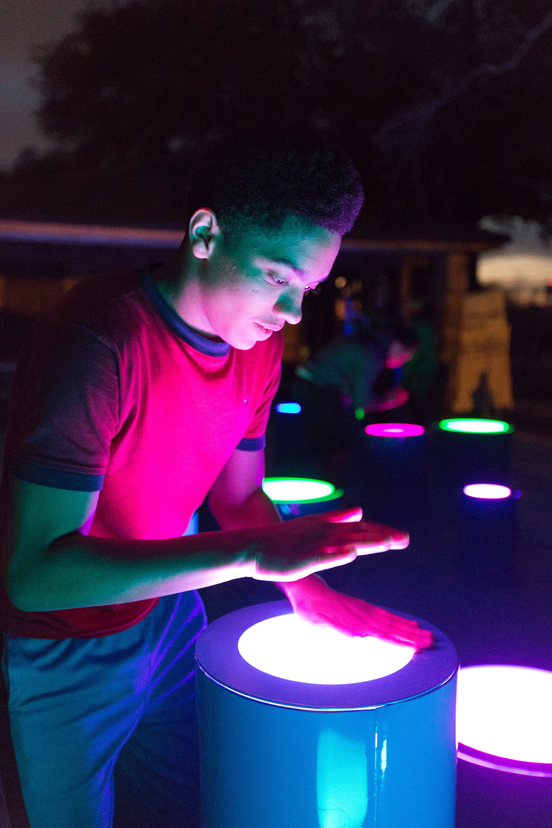 Dossier de presse | 5595-01 - Communiqué de presse | A Design Studio Showcasing the Value of Play - The Urban Conga - Art -  Project 2: The intervention utilizes touch sensor technology to transform each cylinder into a playable, musical instrument. <br>  - Crédit photo : Craig Stubing