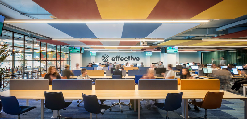 Dossier de presse | 3724-10 - Communiqué de presse | Effective Communication Offices in Barcelona - EL EQUIPO CREATIVO - Design d’intérieur commercial - Workspace - Call center - Crédit photo : Adrià Goula