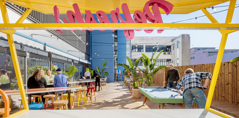 Dossier de presse | 3724-10 - Communiqué de presse | Effective Communication Offices in Barcelona - EL EQUIPO CREATIVO - Design d’intérieur commercial - A kiosk on the terrace - Crédit photo : Adrià Goula