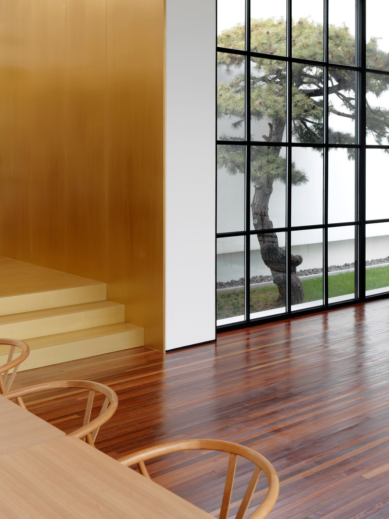 Press kit | 3531-03 - Press release | Song Art Museum - Vermilion Zhou Design Group - Institutional Architecture - Photo credit: Jonathan Leijonhufvud