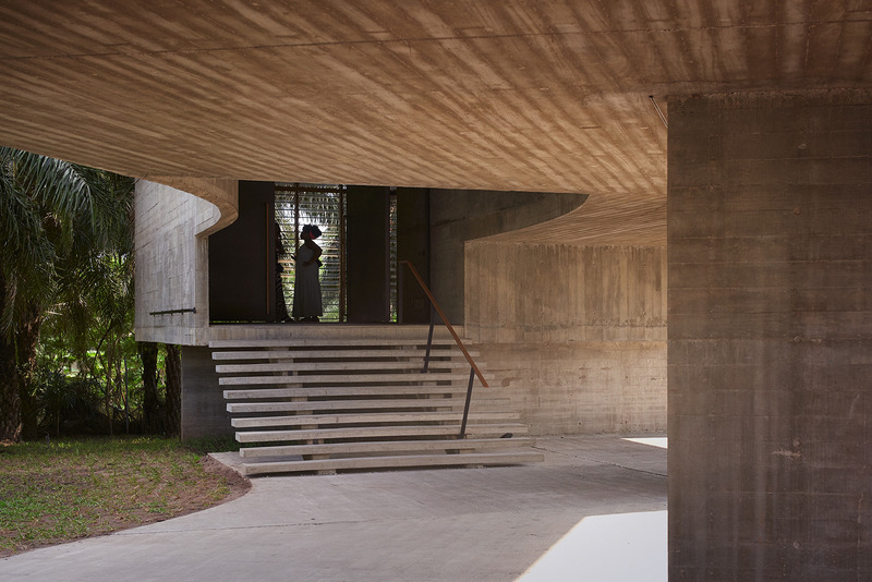 Dossier de presse | 2325-01 - Communiqué de presse | Studio Julien Lanoo Named ‘World’s Best Photography Studio’ at the 2021 Architizer A+Firm Awards - Studio Julien Lanoo - Architecture commerciale - Nubuke Foundation by nav_s baerbel mueller and Juergen Strohmayer, Accra, Ghana - Crédit photo : Julien Lanoo